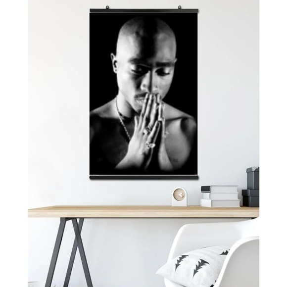 NIP Tupac Shakur Praying Hands Poster & NIP Poster Clips Bundle - Picture 1 of 9